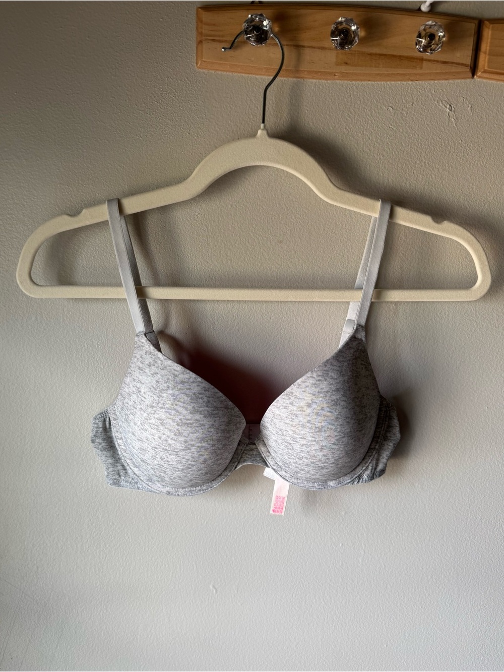 PINK Victoria's Secret Wear Everywhere Push-Up Bra Heathered Gray Hot Pink 32C